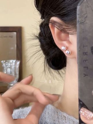 一眼就很惊艳的珠珠耳钉,上耳温柔又显轻奢#耳环搭配 #首饰分享 #美出高级感 #耳环控