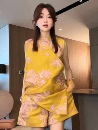 #提花上衣十短裤#夏日通勤休闲穿搭#我的日常穿搭合集#夏日不费力一周穿搭合集#夏日情侣有效出游穿搭#
