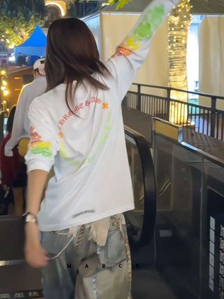 是别家粉丝说拜拜,也会乖乖回应的好宝宝 (裤子是不是大太了,小琦琦一直在抓着裤子哈哈) #袁一琦