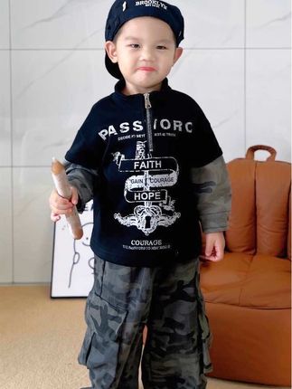 你看以前有钱总想买个口红买化妆品 买件衣服买了就开心,现在有钱总想给孩子买箱牛奶买点零食 买点衣服,买点蔬菜水果,曾经也不理解为什么结婚生子后朋友圈都是孩子,都是柴米油盐,直到每天24小时围着孩子转,才好像明白婚后的生活,带走了我们女性千变万化的模样,而我们终究也把自己活成了妈妈的样子#宝妈情感共鸣 #带娃 #当妈妈后 #童模的日常 #男童秋季套装