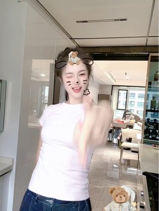 对,这是这种自由感!#今日穿搭 #上热搜 #酷酷的小姐姐