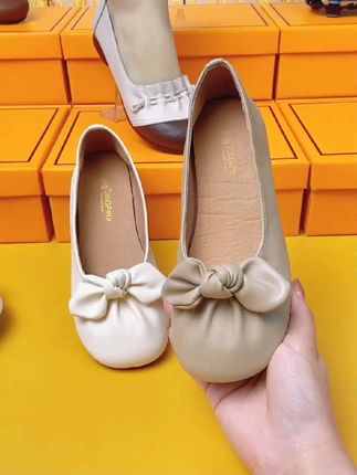 #女鞋 #休闲鞋 #无限回购的宝藏单品 #好穿又好搭 #软底软面穿上超舒服 @DOU+小助手