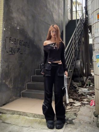 All black #今日穿搭 #辣妹穿搭 #街头穿搭