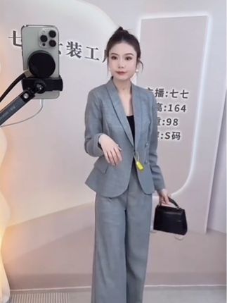 #好物推荐🔥 高级感气质时髦通勤套装女秋季2025新款西服西装高腰长裤两件套女#显瘦穿搭 #面料柔软舒适 #美出高级感 #谁穿谁好看系列