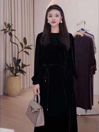 秋冬新款丝试连衣裙,桑蚕丝真丝丝绒轻奢气质女装连衣裙#连衣裙 #早秋贵气感穿搭 ##早秋显身材平价上衣合集 #裙子 #优雅气质 @DOU+小助手