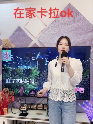 一台旧电视机+一个小盒子+一个声卡话筒一体机=家庭kTV