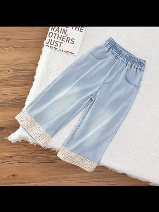 献给孩子的童诗集🔥。治愈人心叉充满想象力的童诗,于睡前温暖的灯光下陪伴孩子一起读一读,随便一句写进作文里,都是锦上添花,作文想不拿高分都难~#作文素材 #好书分享 #让阅读成为一种习惯 #童诗 #图文热点来了