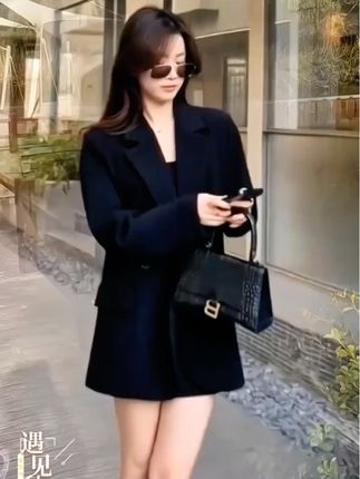#早秋穿搭三分钟出门不是梦 #黑色西装外套#女神范 #黑色西装外套@DOU+上热门