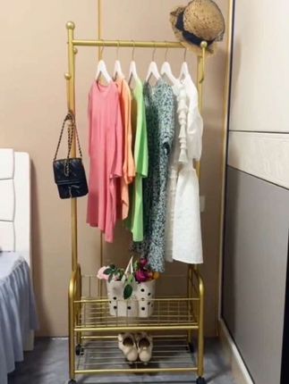 家里衣服多的没地方挂的可以入手一个这样的衣帽架,再也不用到处乱放了,也不会把得到处都是了#落地衣帽架#可移动的落地衣帽架#衣帽架落地