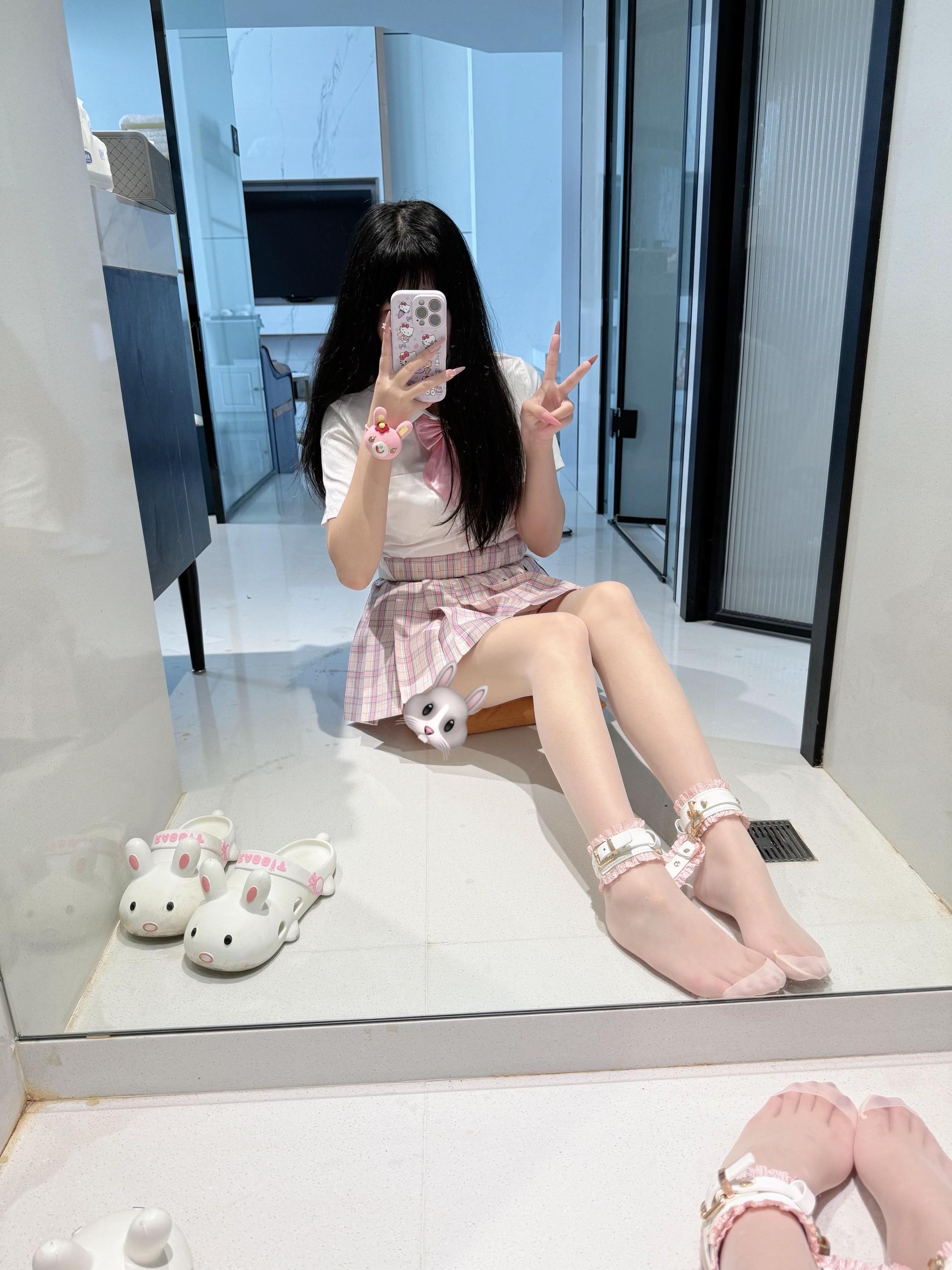 做不了世界的主人 可以做我的#对镜拍 #甜妹 #无不良引导 #JK #dou上热门 @DOU+上热门 @DOU+小助手