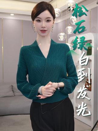 时光易逝,但美丽永不褪色#国庆穿搭这就开始预备了 #早秋穿搭 #国庆出游 #洋气小衫