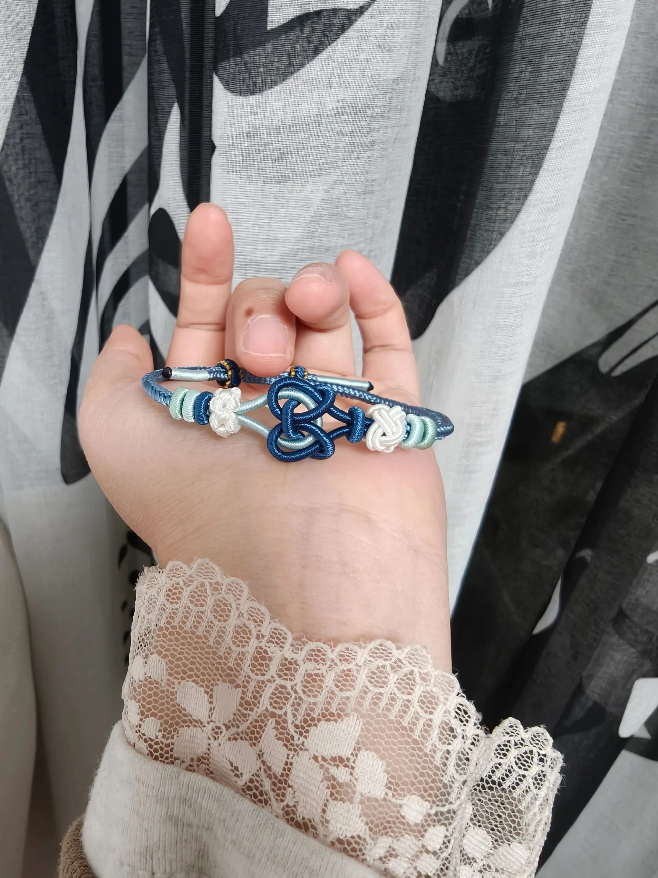 0元竞拍丨纯手工编绳 (第1条)🌻仅关🐷粉丝可拍,否则无 - 抖音