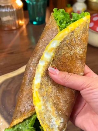 自律期的#早餐 #荞麦卷饼 早起几分钟就搞定#在家做美食 #粗粮 #妈呀太香了