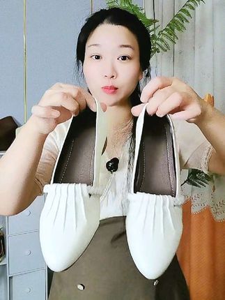 浅口软皮尖头小单鞋#脚宽脚胖都可以 #强烈推荐 #尖头小单鞋 #哎哟喂你鞋真好看 #小羊皮 @巨流视频 @巨量千川
