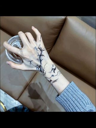 谁懂啊?这个竹林燕子纹身贴也太好看了吧!“竹报平安,吉祥如意”#国风古韵 #草本纹身贴#防水防汗