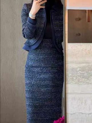 新款通勤暮蓝色翻领短款外套半身裙两件西装套装小香风女#优雅气质 #每日分享 #看过来 #高级穿搭