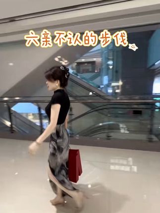 哈哈,嚣张#董宇辉 #与辉同行 #董宇辉拥有暖评最多的评论区