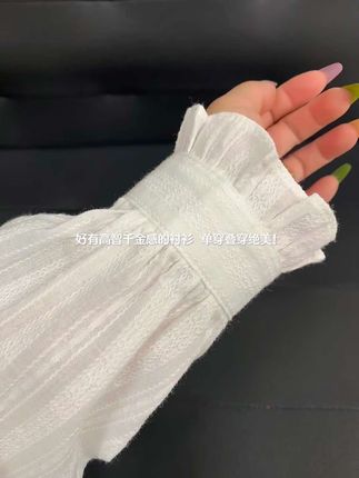 我愿称之为早秋叠穿神器!有常规和加绒两个版本!一年四季都可以穿!#叠穿 #早秋穿搭 #白衬衫 #藏肉显瘦穿搭 #显瘦穿搭