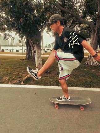 只有在陆冲滑行的时候,才会心无杂念。星板玄蛇伴我稳定丝滑。#陆冲小意 #海南陆冲 #陆冲新手 #star星板 @Star星板