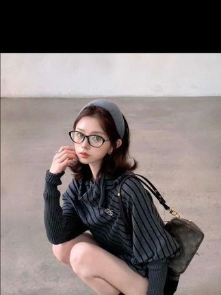 松弛感穿搭女早秋2025新款慵懒风复古条纹蝙蝠袖宽松高领针织上衣#韩系穿搭 #慵懒风穿搭 #打底衫 #酷女孩穿搭 #打底衫搭配
