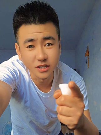 男人就应该有个男人样,撸铁,撸袜子