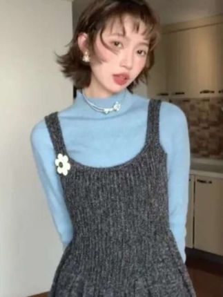 韩系氛围感秋冬新款蓝色修身打底衫针织无袖背心连衣裙#穿搭要显贵#穿出高级感#颜色版型特别高级洋气#穿搭显贵傻瓜公式#秋冬穿搭