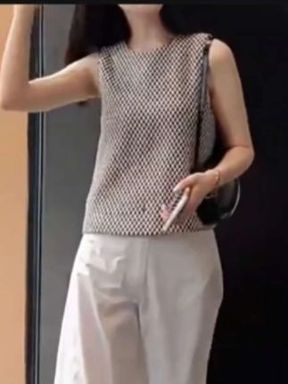 一个人最大的魅力:骨子里 有坚强 言行中有教养 交往 中有包容 心底里有善良#爱笑女孩运气不差#又刷到我了吧? ##耐看型 #时尚洋气#女装