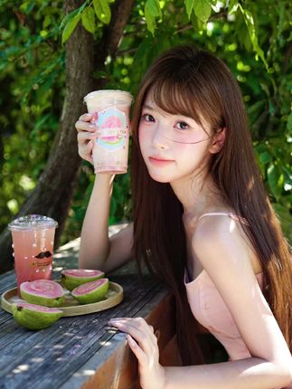 #张予曦毕雯珺真拍了红裙抱 #深情眼 #张予曦 #毕雯珺 #好物推荐🔥
