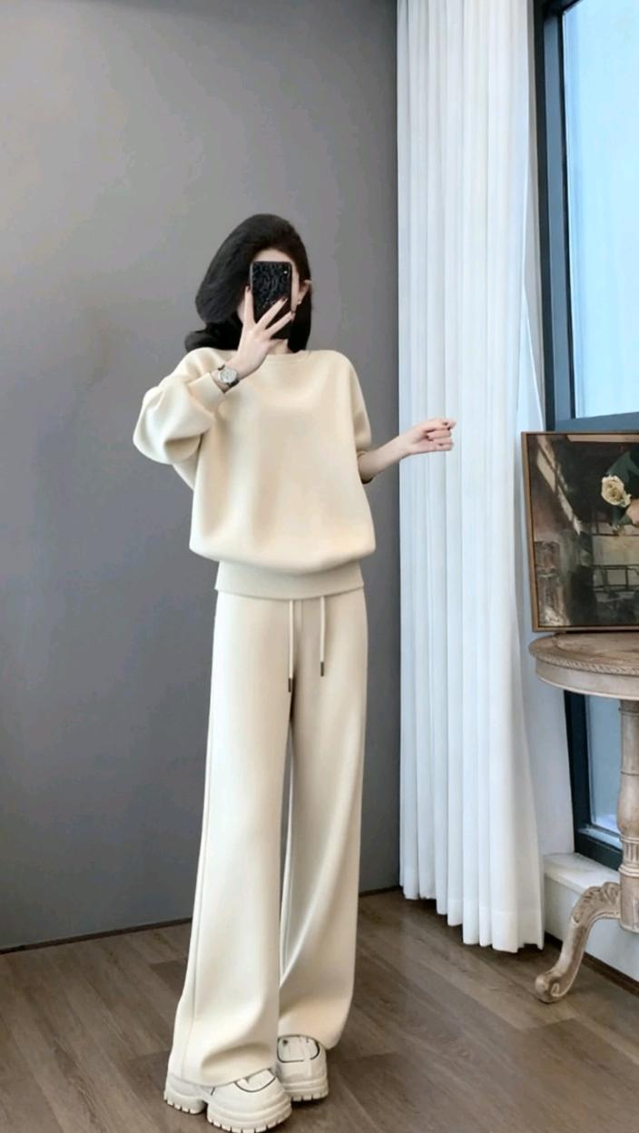 #高级感穿搭 #休闲减龄穿搭 #运动套装#时尚穿搭 #谁穿谁好看