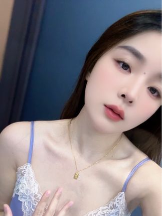 好久没拍这款紫色套装啦,好看好看太好看#睡衣分享 #睡衣控 #精致女人必备 #蕾丝吊带 #性感睡衣