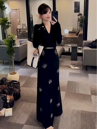 【法式优雅与小众设计的碰撞,上短下长的最合穿出三七分比例 #洋气穿搭 #穿出自己的风格 #纯欲天花板 #高级感穿搭 #气质穿搭