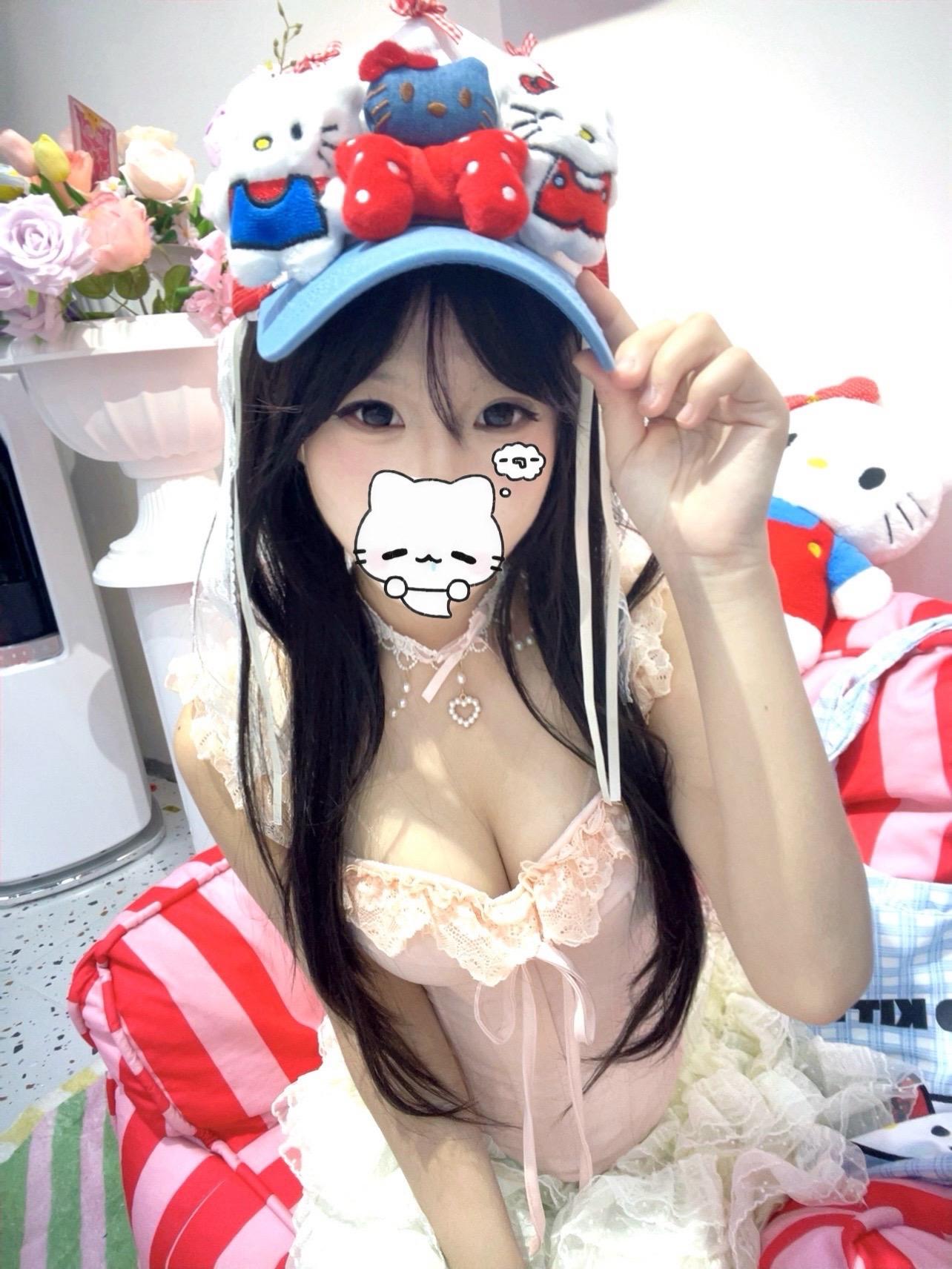 小事化面包 大事化蛋糕 >ᴗoಣ#甜妹 #hellokitty #小猫日记
