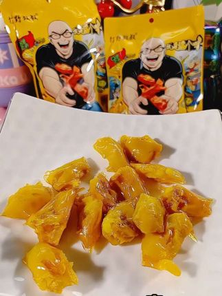 在办公室一坐吃一天的盐焗鸡脚筋,鸡脚筋肉质qq弹弹的饱满💦,带有脆骨和鸡筋,咔吱咔吱的爽口巨好吃!盐焗味我真的超级爱💓咸香的不腻口🧂#鸡脚筋 #好吃 #办公室零食 #美味 #推荐