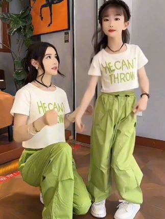 #我要上热门🔥 女孩子的穿衣风格应该是可爱的,休闲的,时髦的各种风格都要尝试,趁孩子还小,要尽情的给她打扮#夏季穿搭 #高品质童装 #爆款热卖中 #大数据推荐给有需要的人