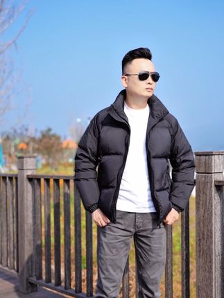 不喜欢衣服上面有任何一点花纹标识的,那么这款纯色就是你的菜 #高端男装 #面包羽绒服 #时尚单品 #源头工厂