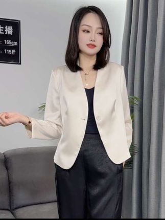 #优雅气质 #简约大气 #减龄气质 #穿出高级感 #西装外套