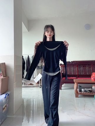 气质撞色假两件上衣,两侧捏褶设计显瘦显身材,拼接假两件很有叠穿层次感 #显瘦穿搭 #早秋穿搭 #假两件上衣