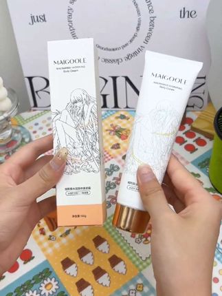 夏日限定的烟酰胺懒人身体乳,绝了!涂完自带柔光,提亮超自然。质地清爽到没负担,一点不黏腻厚重。姐妹,赶紧冲它就对了!#护肤好物 #身体乳 #烟酰胺身体乳