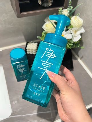 蓝月亮你是把“洗护卷王”的基因刻进骨子里了吧!就这个沐浴露洗完清清爽爽还香香的#好物推荐🔥 #沐浴露 #净享泡沫沐浴露 #洗完香香的