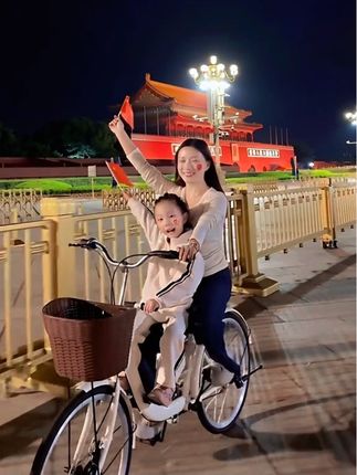 国庆国庆,祖国同庆,从一枚国旗小贴纸开始,氛围感直接拉满#国旗贴纸 #国旗贴纸脸贴 #国庆吃喝玩乐节 #国庆必备好物 #国庆必备