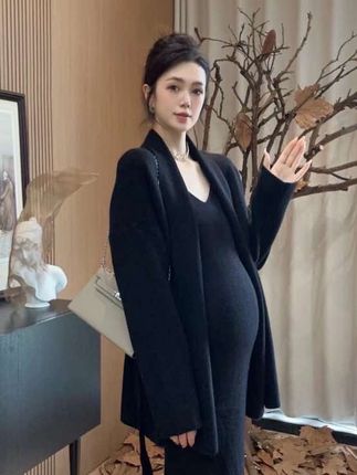 小孕妇们想要穿出气质感,一定要试试这套上身真的好温柔好好看!吊带裙版型超正,垂坠感十足,手臂粗有拜拜肉都能遮住。#穿出高级感 #高级感穿搭 #女装 #西装控 #气场全开