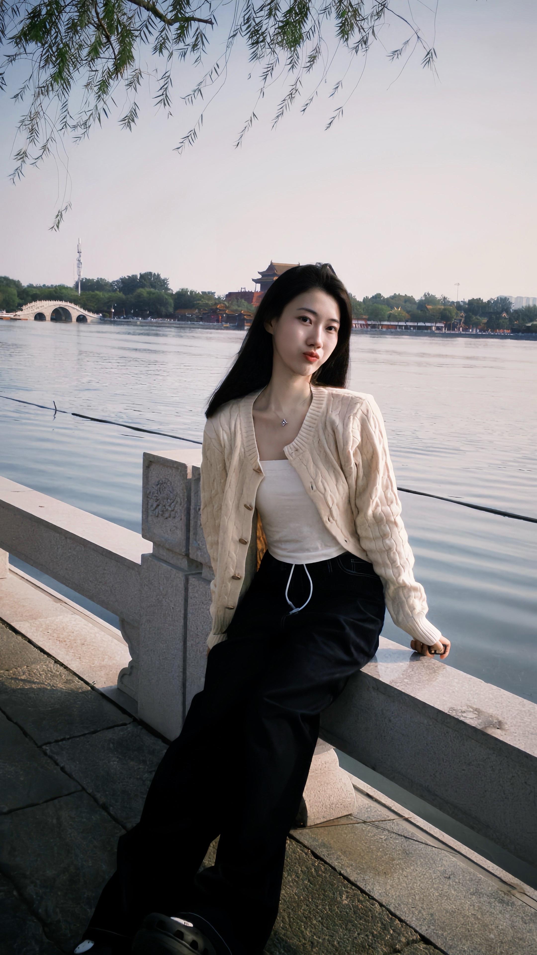 人生的目的是爱 善良和体验 而不是闯关 所以失败了也没关系不是吗#一个人的旅行 #秋天氛围感拍照 #穿搭分享 #如果有一张船票你愿意跟我走吗 #龙亭公园