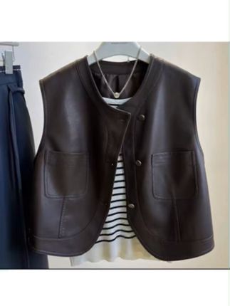 #pu皮马甲女短款2025春秋新款韩系穿搭机车服无袖背心马夹外套上衣##皮衣搭配