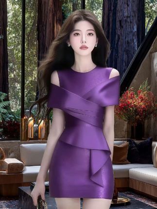 温柔知性风紫色圆领露肩短袖收腰包臀显瘦连衣裙女小众高级氛围感#穿搭 #穿出自己的风格 #夏季穿搭 #夏季新款 #夏日必备