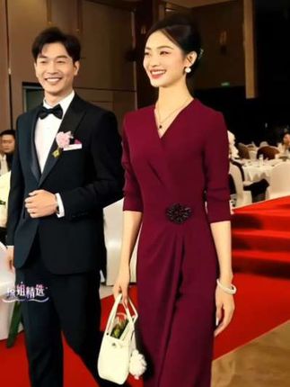 婚宴礼服秋季新款连衣裙修身显瘦气质安哥拉红裙子长款高贵婚宴长裙#喜结良缘 #喜婆婆喜妈妈 #婚庆礼服 #高贵优雅 #敬酒服