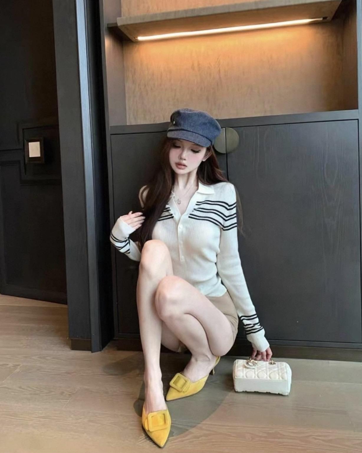 (现货)黑白条纹v领长袖女秋季修身高级感气质polo领短款内搭上衣 #今日穿搭 #高级感穿搭 #极简主义 #今日分享 #穿搭穿搭