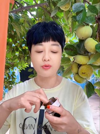 脸黑脸黄脸干缺水,脸上有斑的姐妹可以试试它,补水保湿提亮肤色改善暗沉,淡化斑点植物提取,国妆特字