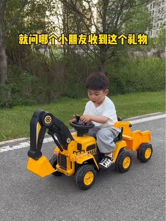 买了,终于买了,全款用不着分期,孩子真的逃不掉各种车车,童年就一次,没想到这么喜欢,值了!#挖掘机#儿童挖掘机#工程车玩具#挖掘机玩具#每个孩子都有一个挖机梦