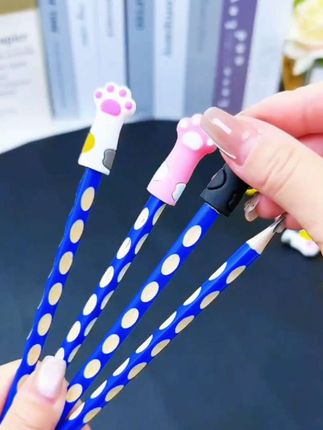 #创作灵感 这个👆🏻卡通笔盖保护套,防摔又防脏,软胶可爱猫爪笔杆加长延长器,儿童专用防戳防摔铅笔保护套#学习用品 #好用 #好物推荐🔥