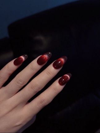 #红色系 #正确秀美甲方式 #猫眼美甲 #显白美甲 #纯手工穿戴甲